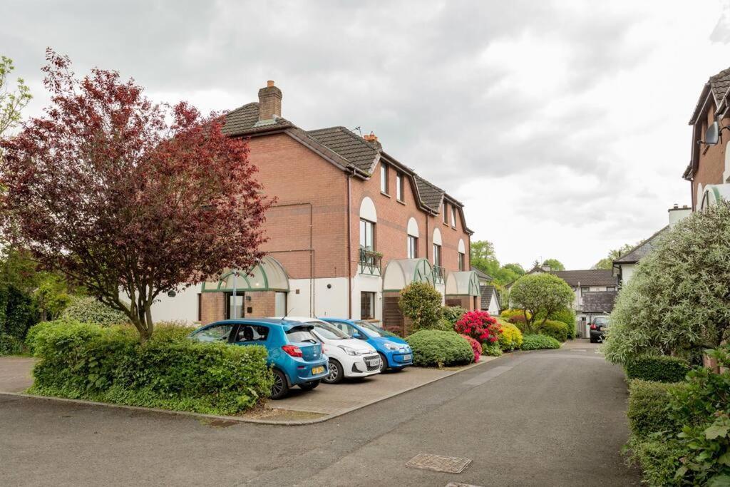 Templepatrick Family Home Beside The Rabbit Hotel Bagian luar foto